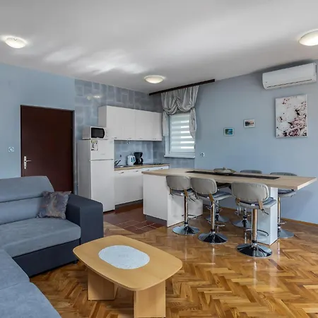 Apartment Stunning In With Wi-fi *
